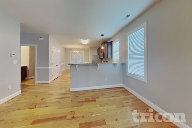 Building Photo - 70 Hilldebrant Dr