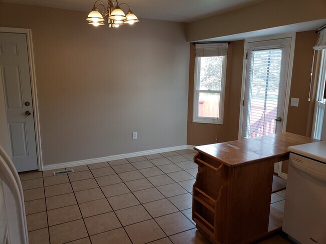 Building Photo - 4571 Stonewood Dr
