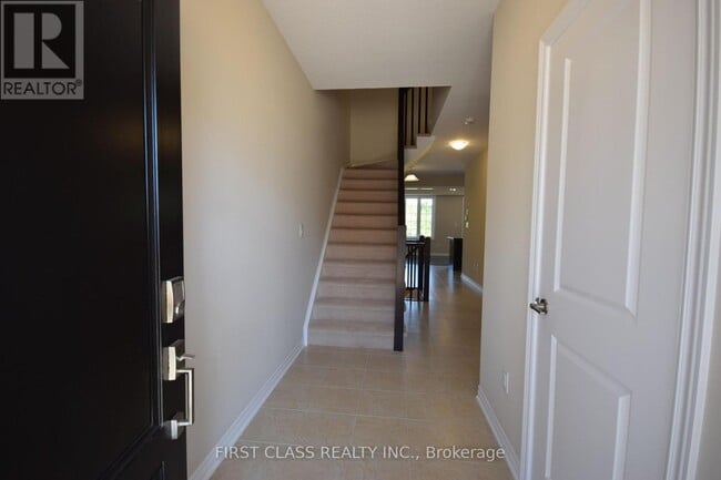 Building Photo - 3273 Mockingbird Common