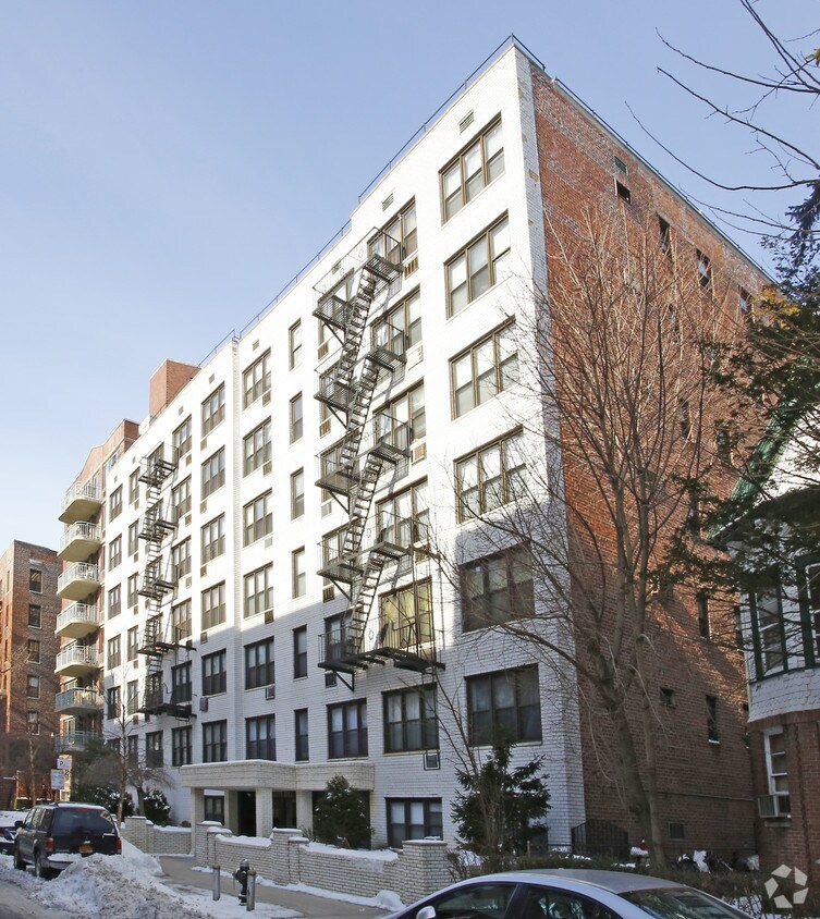 Primary Photo - 125 96th St