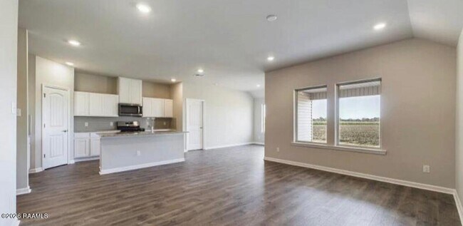 Foto del edificio - 121 Autumn Dr