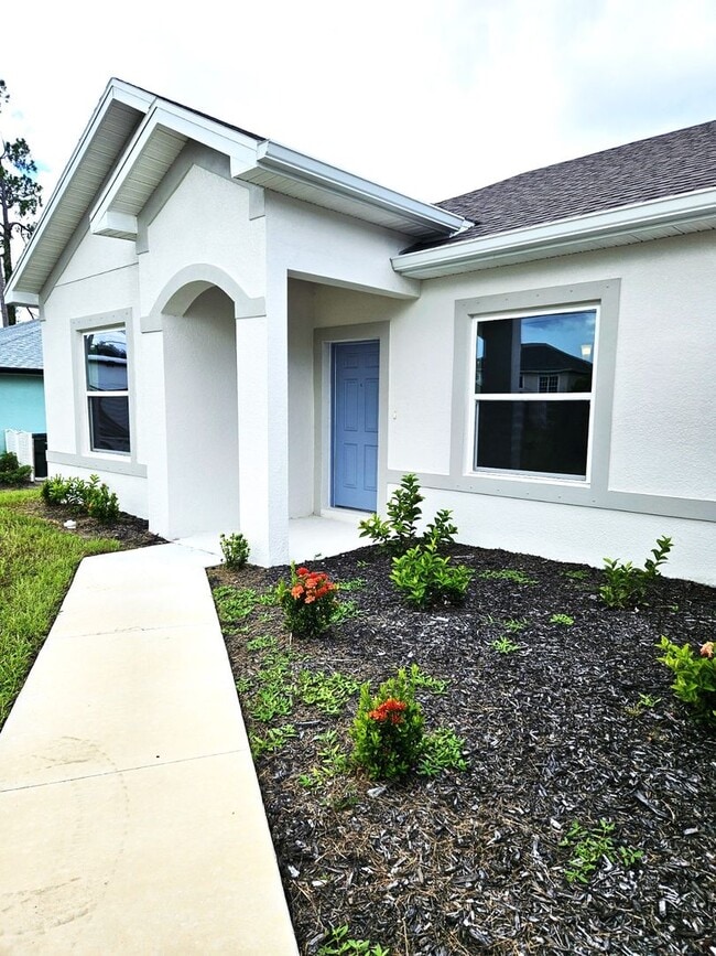 Building Photo - Brand new 3/2/2 South North Port