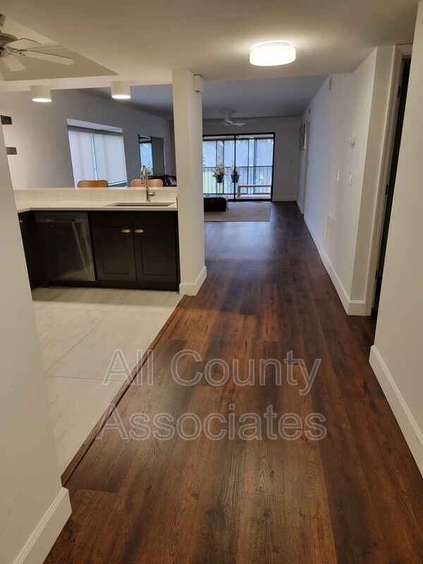 Foto del edificio - 1725 Golf View Dr