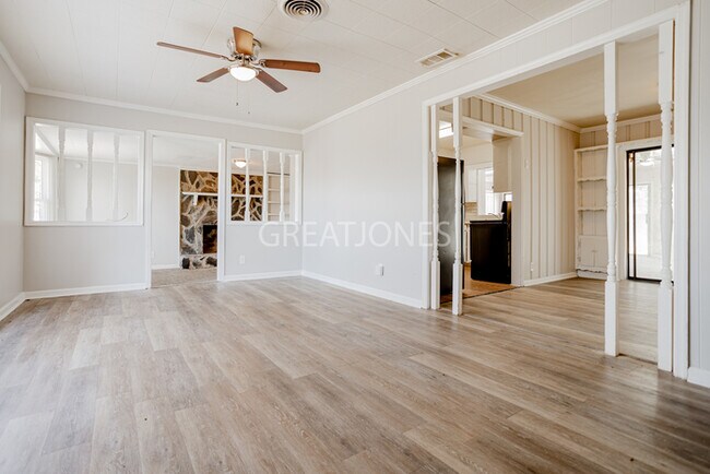 Foto del edificio - Charming 3 Bedroom in Columbus!