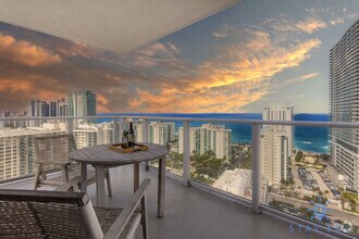 Building Photo - 4010 S Ocean Dr