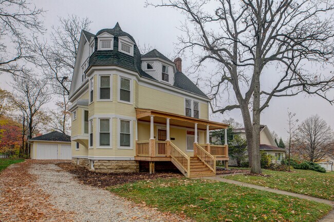 Foto del edificio - 5241 Lyman Ave