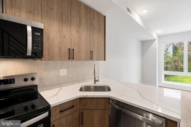 Foto del edificio - 2207 N Franklin St