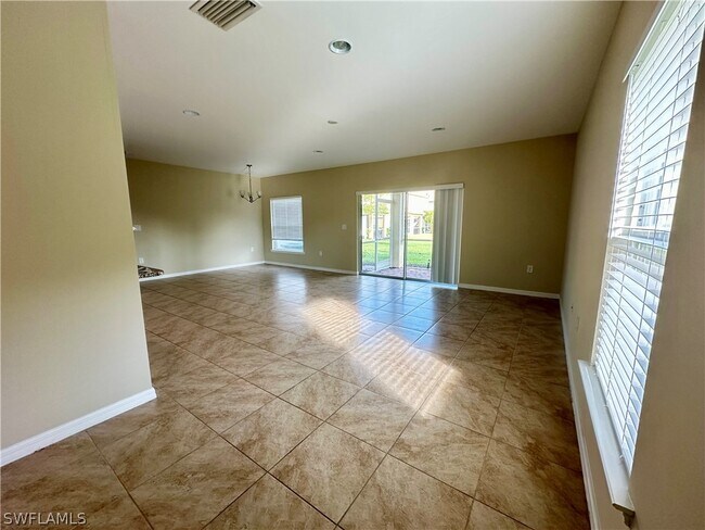 Building Photo - 3879 Tilbor Circle