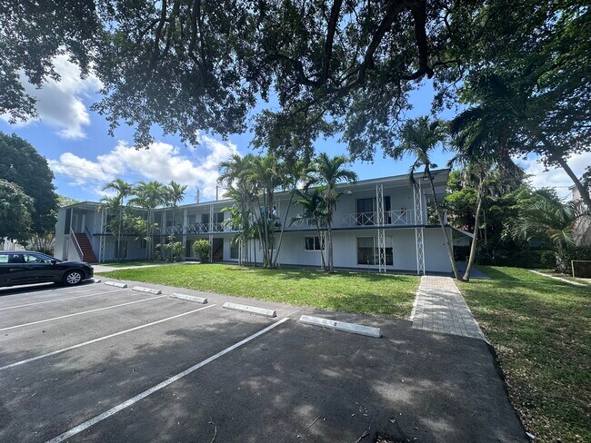 Foto del edificio - 790 NE 91st St