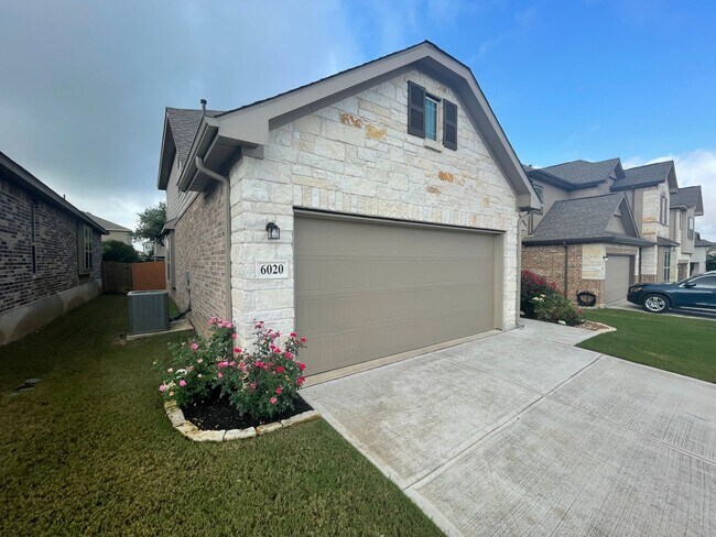 Building Photo - LOVELY 4 BEDROOM HOME NEAR TPC - EASY ACCE...