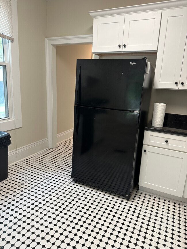 Foto del edificio - 2440 Palmer Ave