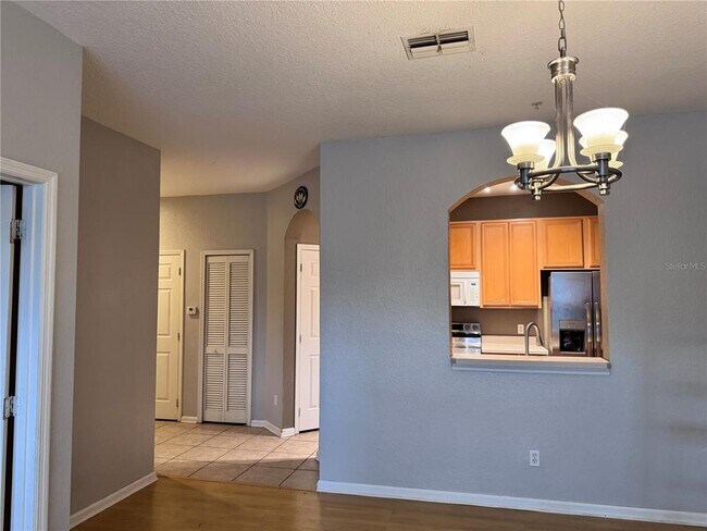 Foto del edificio - 586 Brantley Terrace