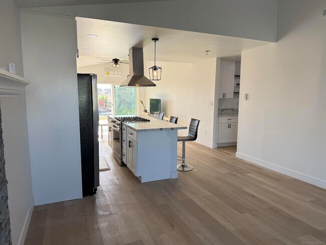 Building Photo - 664 Carefree Dr