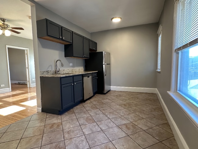 Foto del edificio - 856 N Mayfield Ave