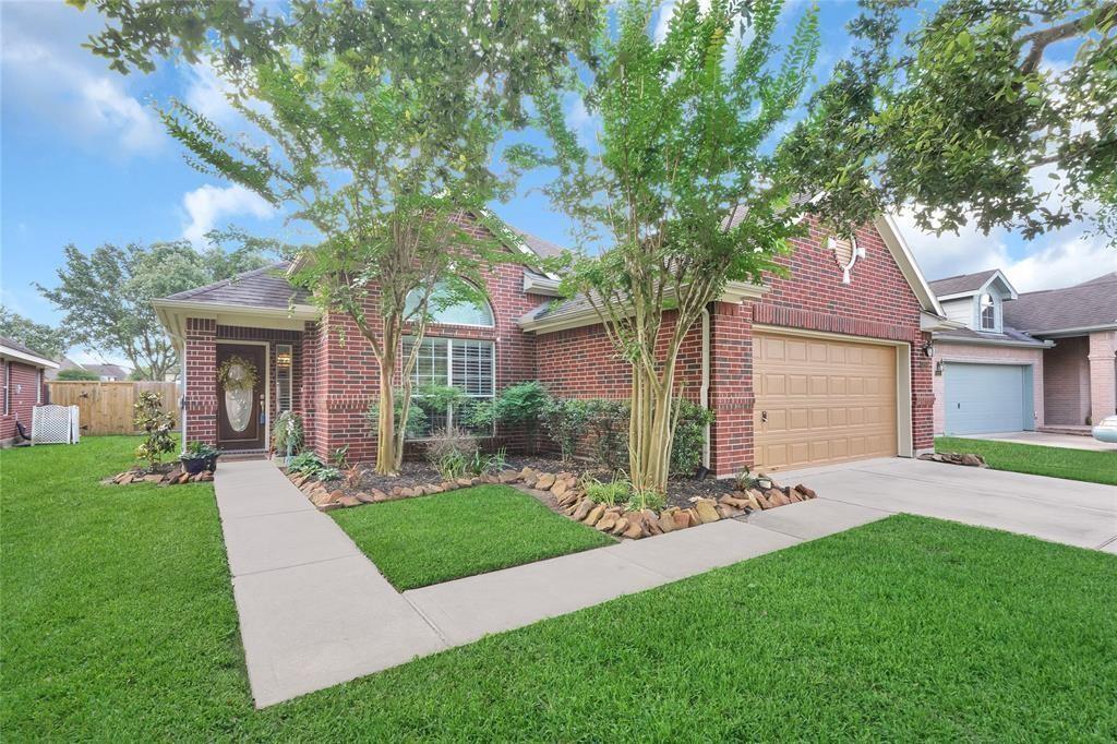 Primary Photo - 419 Livingstone Ln