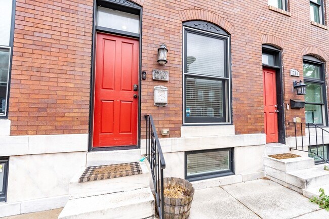 Building Photo - Polished 3 Bedroom/3 Bathroom Rowhouse wit...