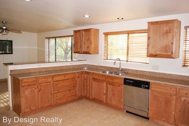 Building Photo - 6 br, 3 bath House - 3752 N Tres Lomas Place