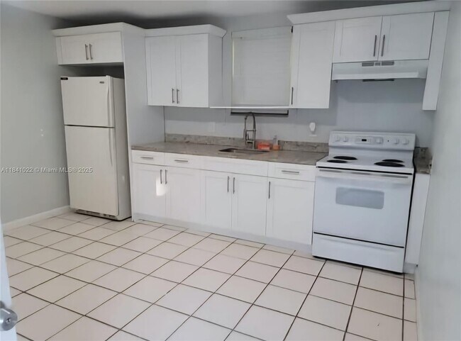 Foto del edificio - 4901 SW 98th Avenue Rd