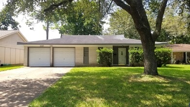 Building Photo - 5322 Royal Oak Dr