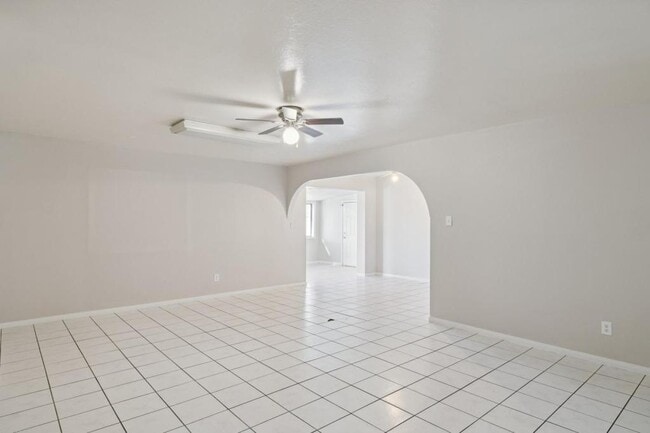 Building Photo - 3343 W Palmaire Ave