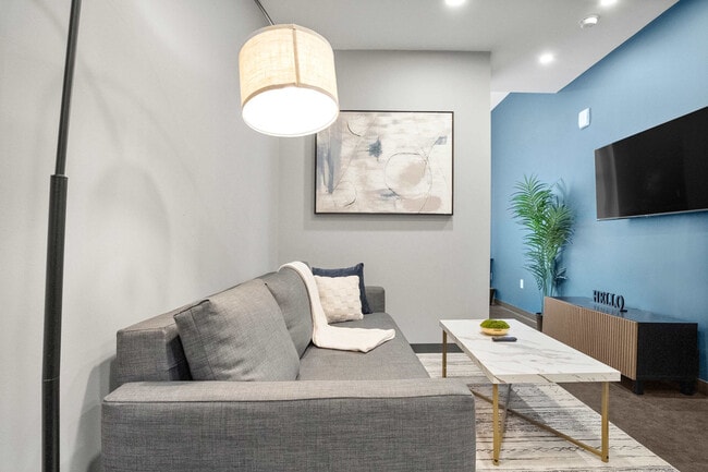 Building Photo - 800 Penn Ave