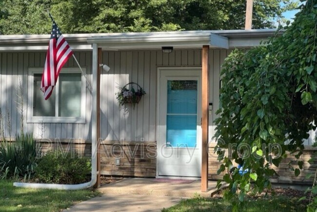 Foto del edificio - 2117 SW Moundview Dr