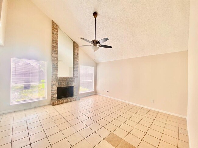 Building Photo - 15919 Oak Mountain Dr