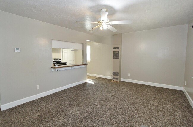 Foto del edificio - 146 Neilson Ln