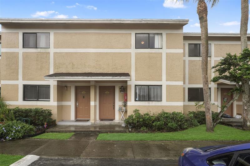 Foto principal - 9468 S Palm Dr