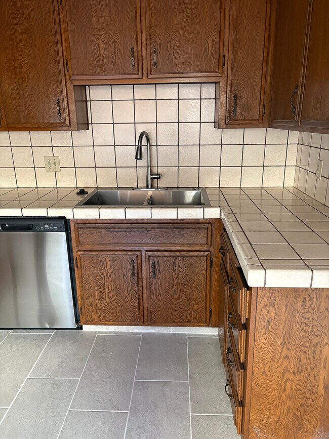 Foto del edificio - 1034 W 23rd St