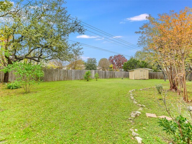 Building Photo - 13220 Villa Park Dr
