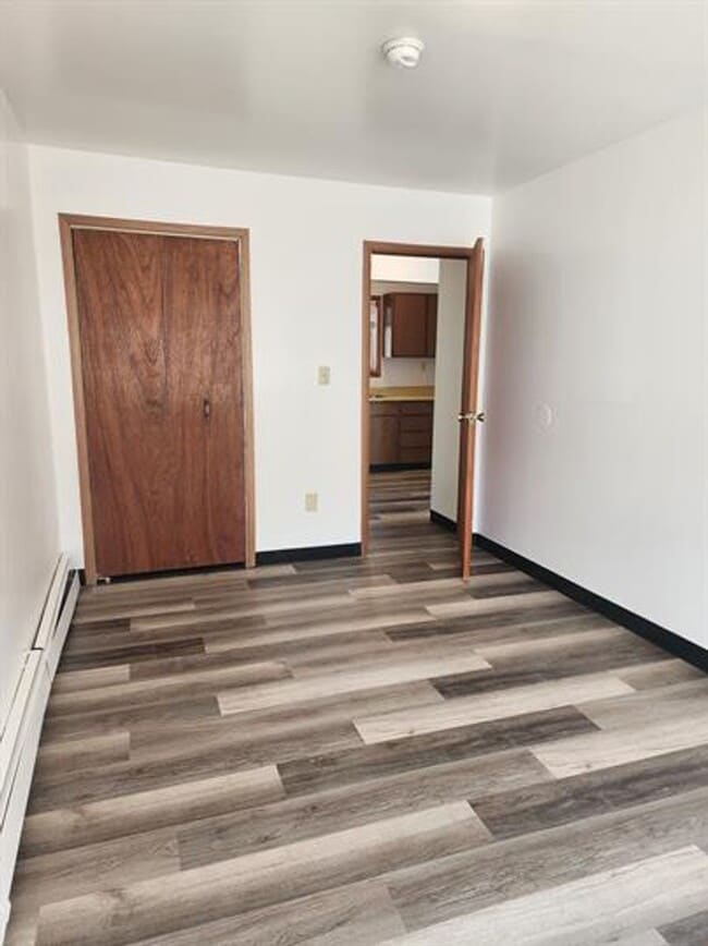 Building Photo - 604 2nd St