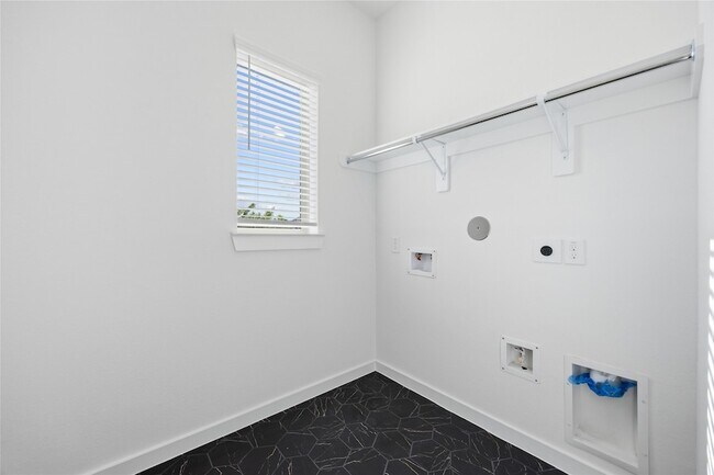 Building Photo - 16719 Lake Austin St