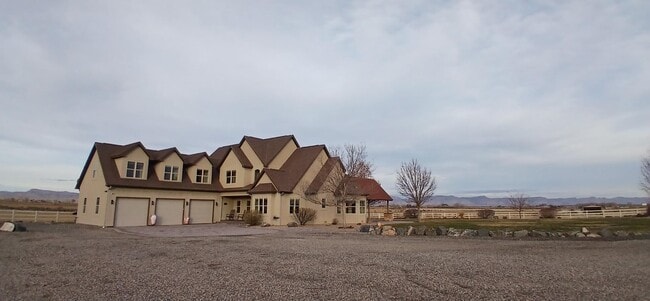 Foto del edificio - 1516-1513 13 Rd