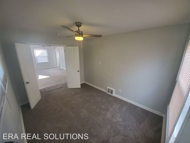Building Photo - 2 br, 1 bath House - 553 S Everett Av