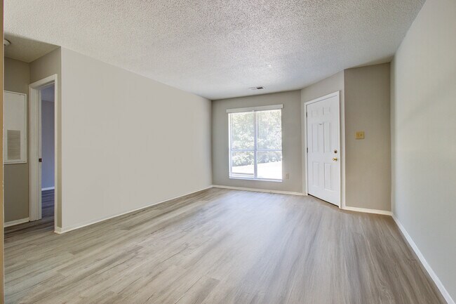 Building Photo - Lamplighter Apartments