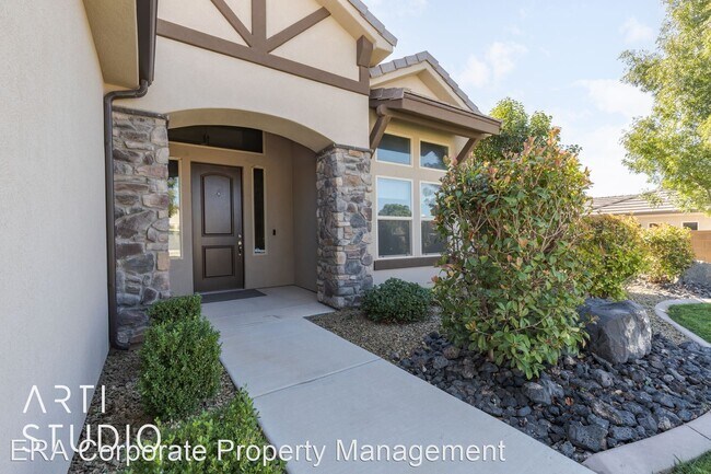 Foto del edificio - 4 br, 2.5 bath House - E261  3499 W. 2570 S.