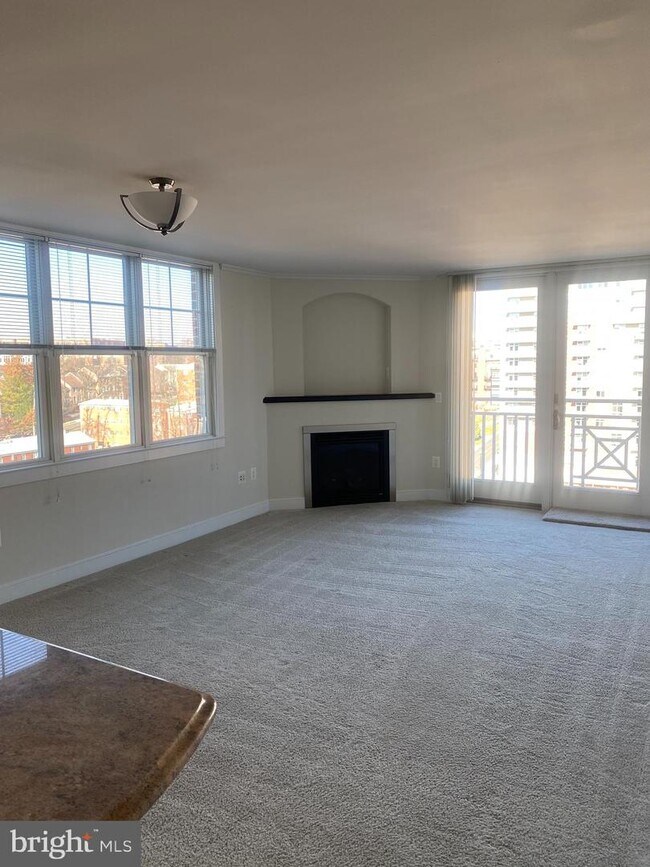 Foto del edificio - 1325 N Pierce St