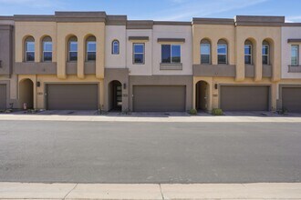 Building Photo - 7471 E Paraiso Dr