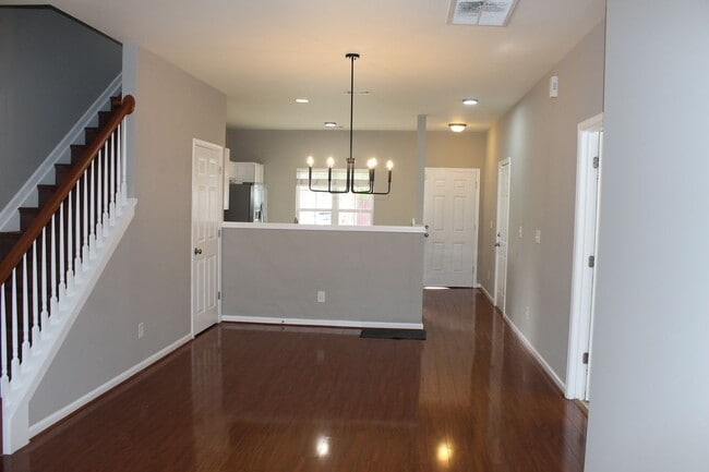 Building Photo - 108 Azteca Dr