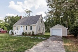 Building Photo - 177 Pond St