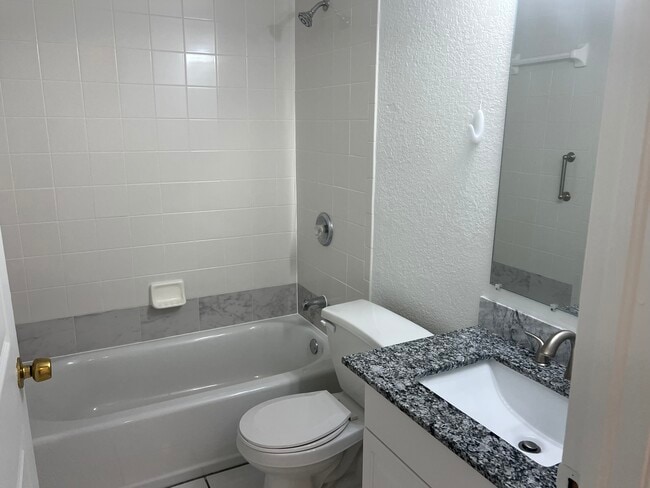 Foto del edificio - 10770 US Hwy 19 N