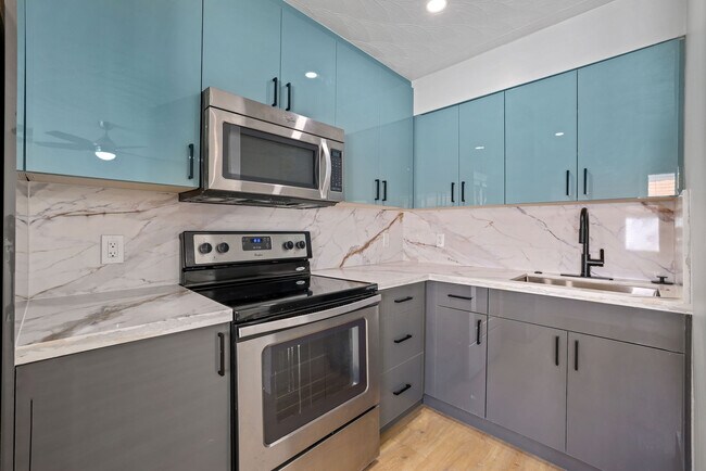 Foto del edificio - 1634 NE 4th Pl