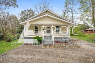 Building Photo - 2409 Waterbury St