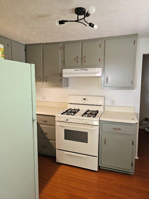 155 Midway Dr Unit B, Oliver Springs, TN 37840 Room for Rent in