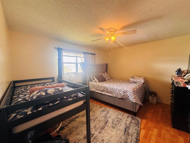 Foto del edificio - 8025 Colony Cir S