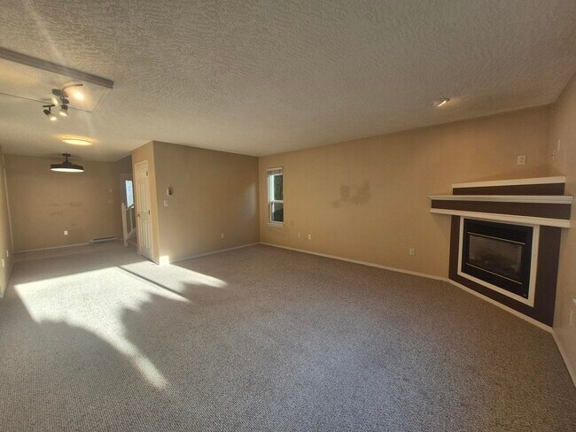 Photo du bâtiment - 6700 Acreman Pl