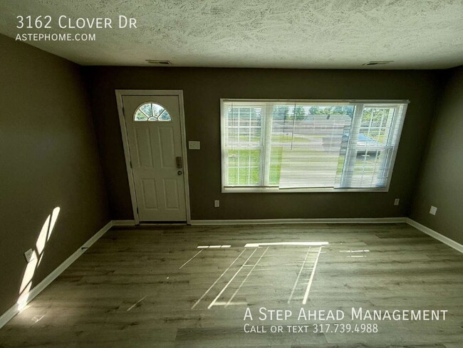 Building Photo - 3162 Clover Dr