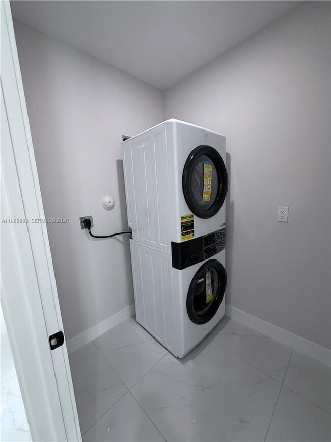 Foto del edificio - 12330 SW 219th St