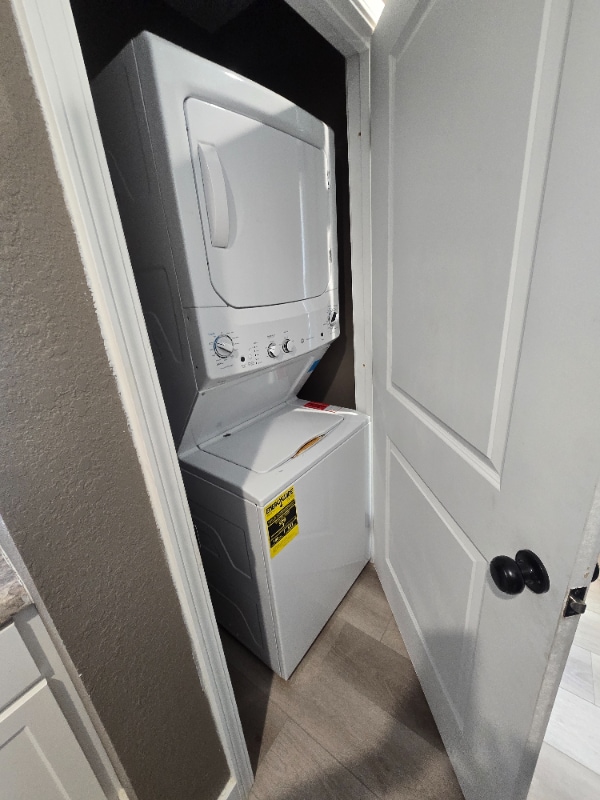 Building Photo - 2017 E Canal St